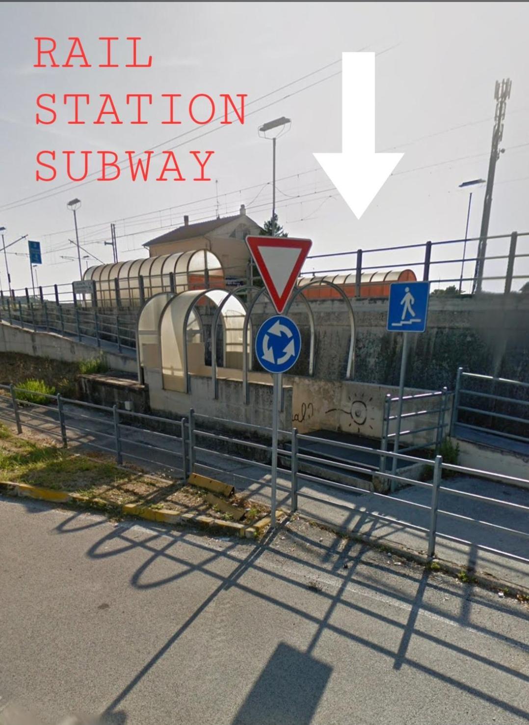 法尔科纳拉·玛里提马Al Castello - Aeroporto Delle Marche - Ancona公寓 外观 照片